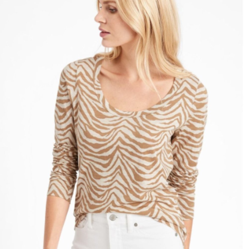 Banana Republic Slub Scoop Neck Long Sleeves